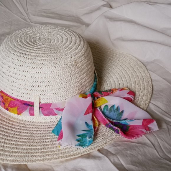 Vintage // Straw Hat with Pastel Scarf - Picture 2 of 3